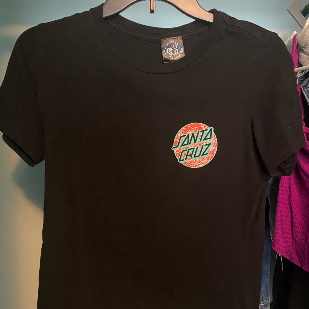 Santa Cruz black tee shirt